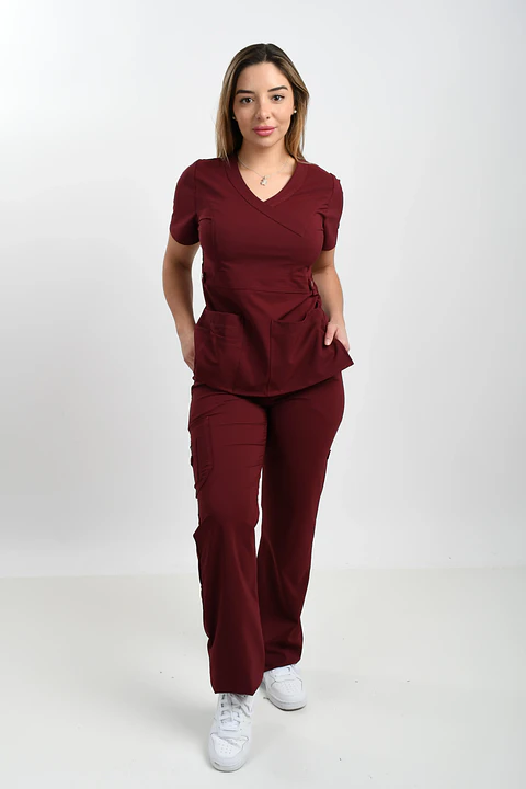 Conjunto Clínico Cargo Premium Antifluido Mujer – Burdeo