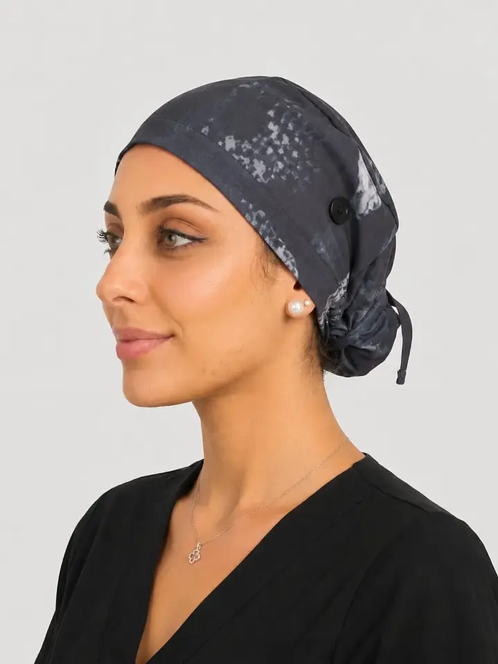 Gorro Clínico con Botones para Mascarilla - Camuflaje Gris Oscuro 1