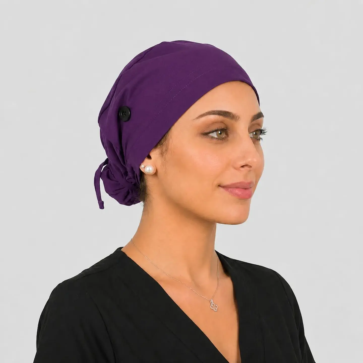 Gorro Clínico Morado con Botón – Antifluido y Ajustable 3