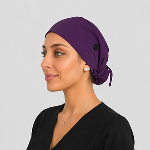 Gorro Clínico Morado con Botón – Antifluido y Ajustable