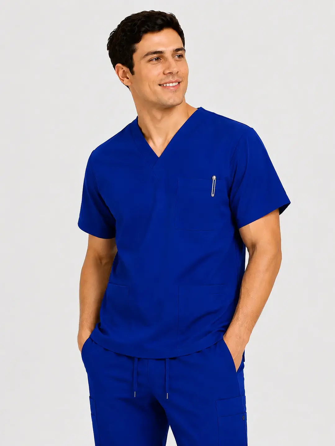 Polera Médica Cargo Hombre Cuello en V Antifluido Azul Rey | Egida - Uniformes clínicos Égida Chile