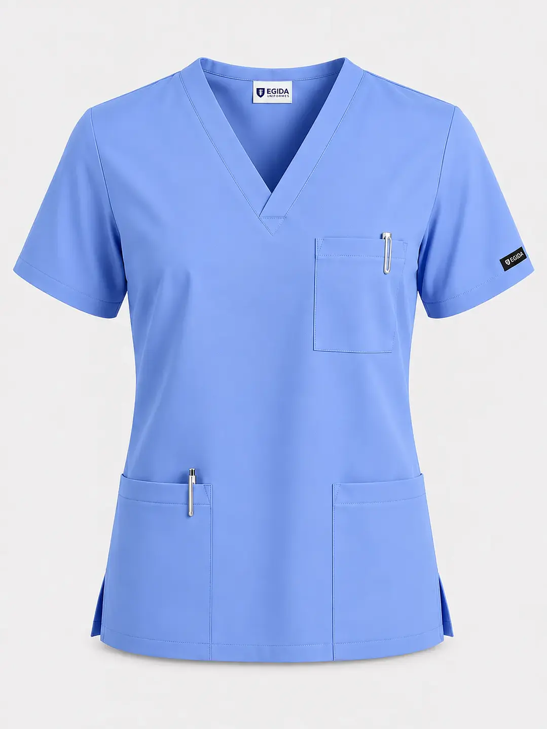 Polera Médica Cargo Hombre Cuello en V Antifluido Celeste | Egida - Uniformes clínicos Égida Chile