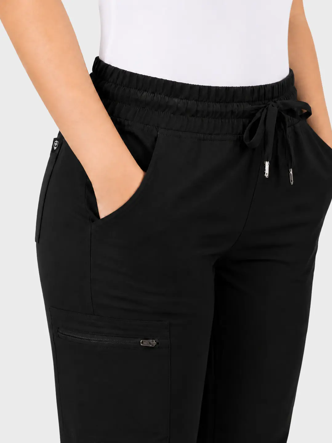 Pantalón Clínico Cargo Recto Hana Mujer Negro Antifluido | Linea Aesthetic - Uniformes clínicos Égida Chile
