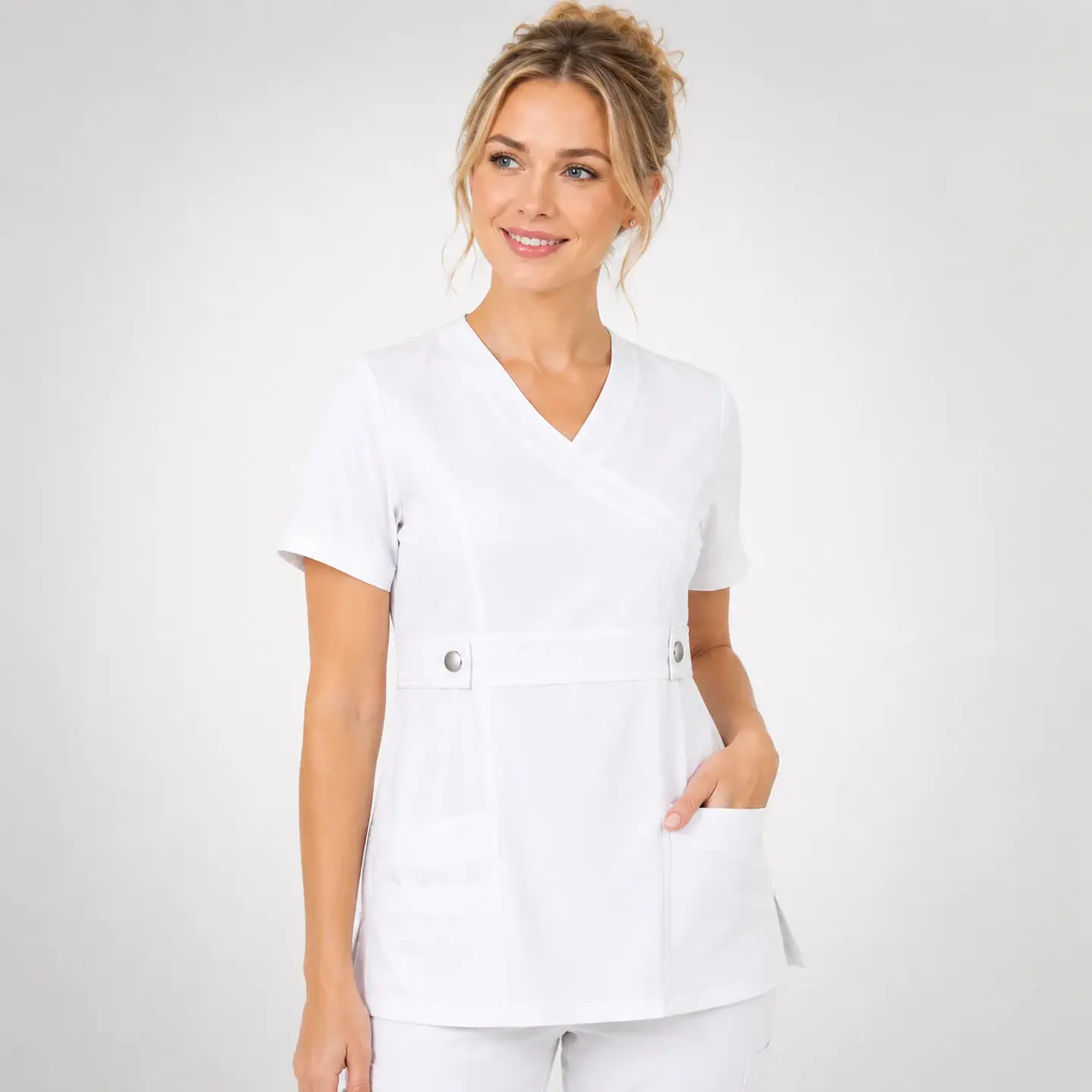 Blusa Clínica Cargo Antifluido Elasticado color Blanco para Mujer 1