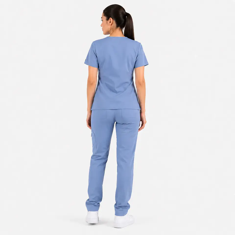 Conjunto Clínico Hana Celeste Ceil Blue para Mujer | Blusa Hana + Pantalón Hana Recto – Línea Aesthetic 3