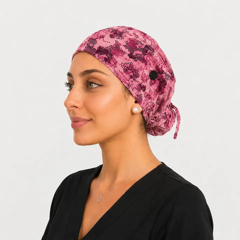 Gorro Clínico con Botones para Mascarilla - Diseño Rosa Pixel 1