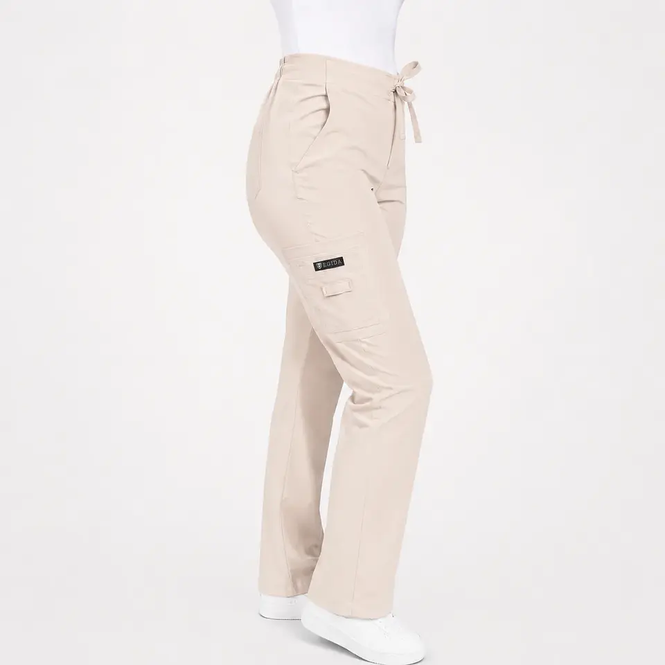 Pantalón Clínico para Mujer Modelo Cargo Antifluido Elasticado Beige 5