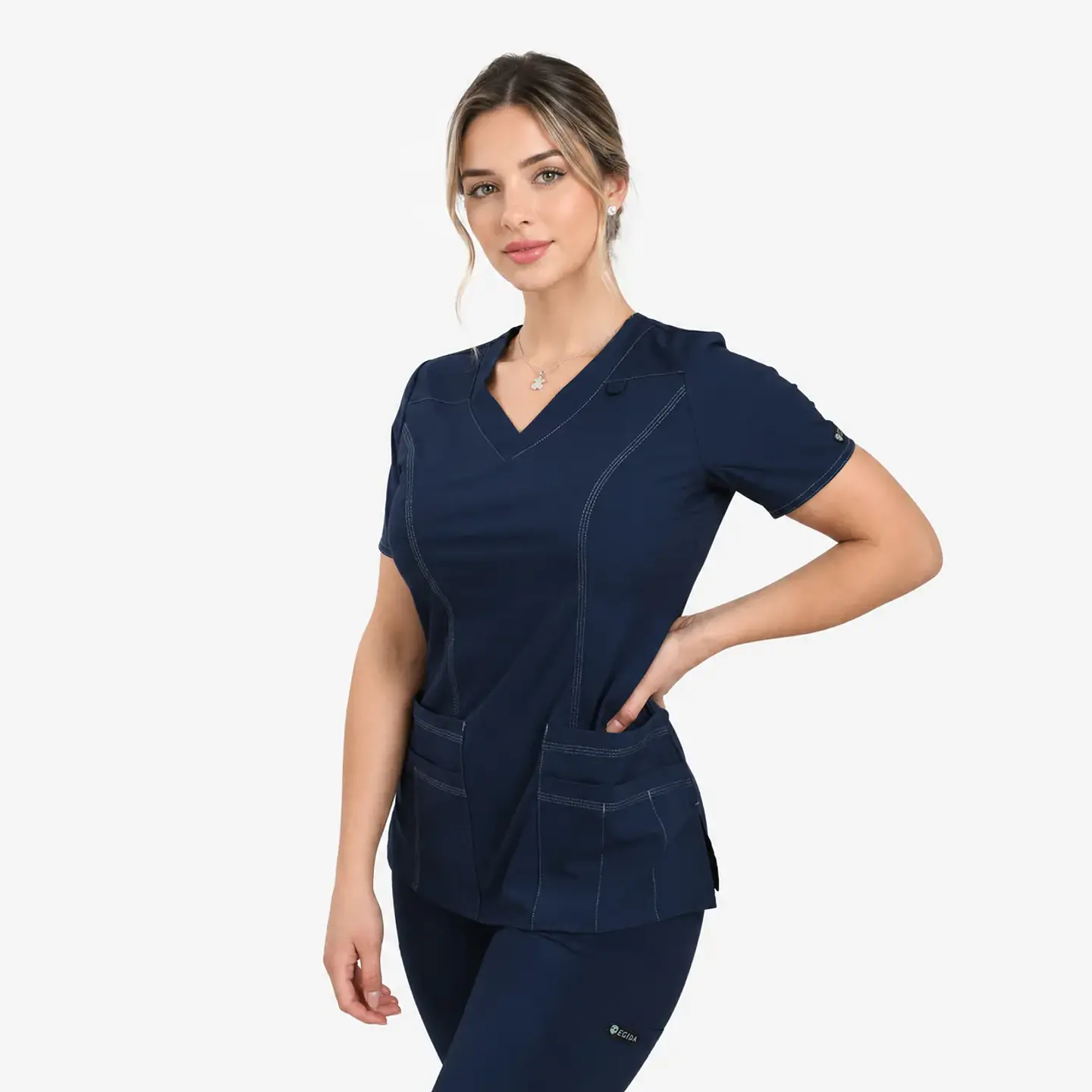 Blusa Clínica Freya Azul Marino Antifluido Elasticada 1