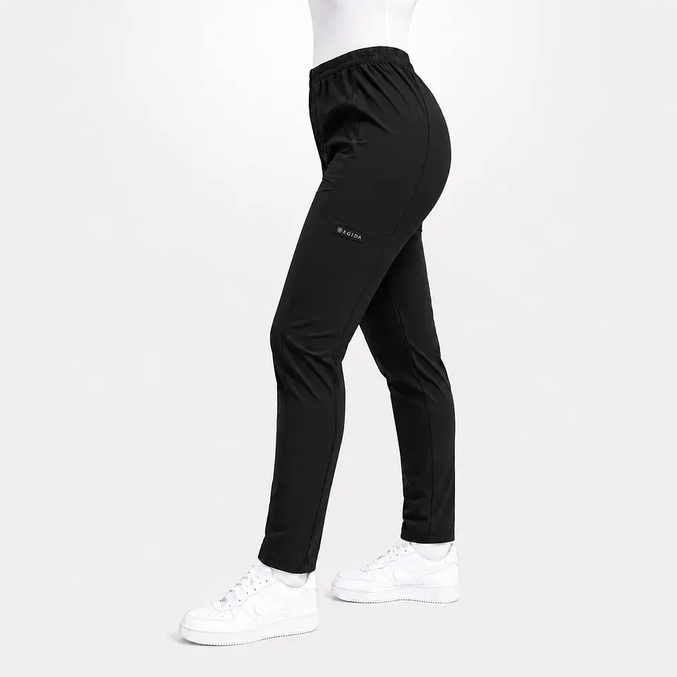 Pantalón Clínico Pitillo Antifluido para Mujer – Negro 1