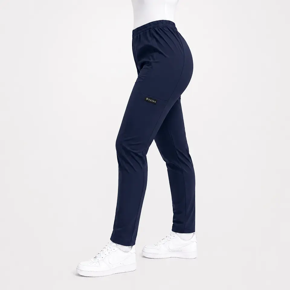Pantalón Clínico Pitillo Antifluido para Mujer – Azul Marino 1