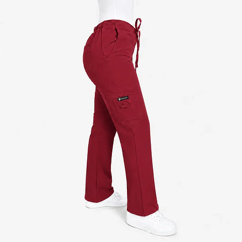 Pantalón Médico Cargo Antifluido para Mujer – Rojo Borgoña