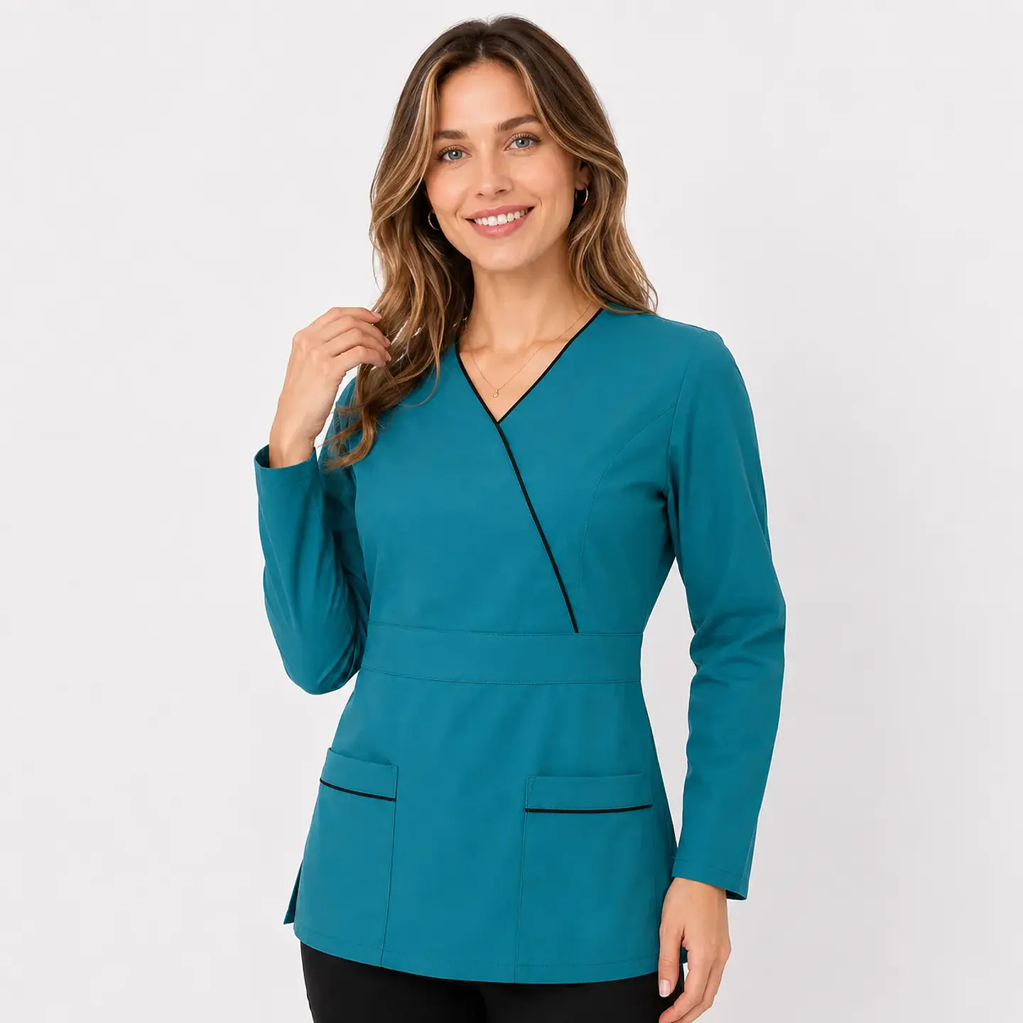 Blusa Médica Antifluido Elasticada Manga Larga Turquesa con ribete negro  3