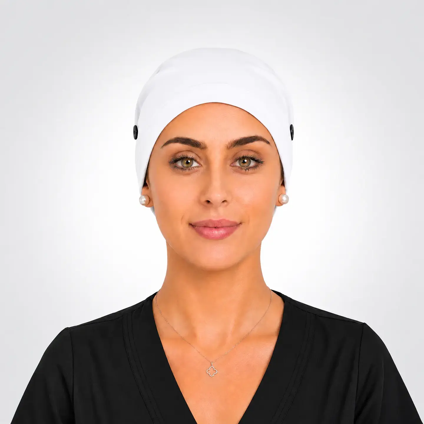 Gorro Clínico con Botones para Mascarilla - Blanco Liso 2