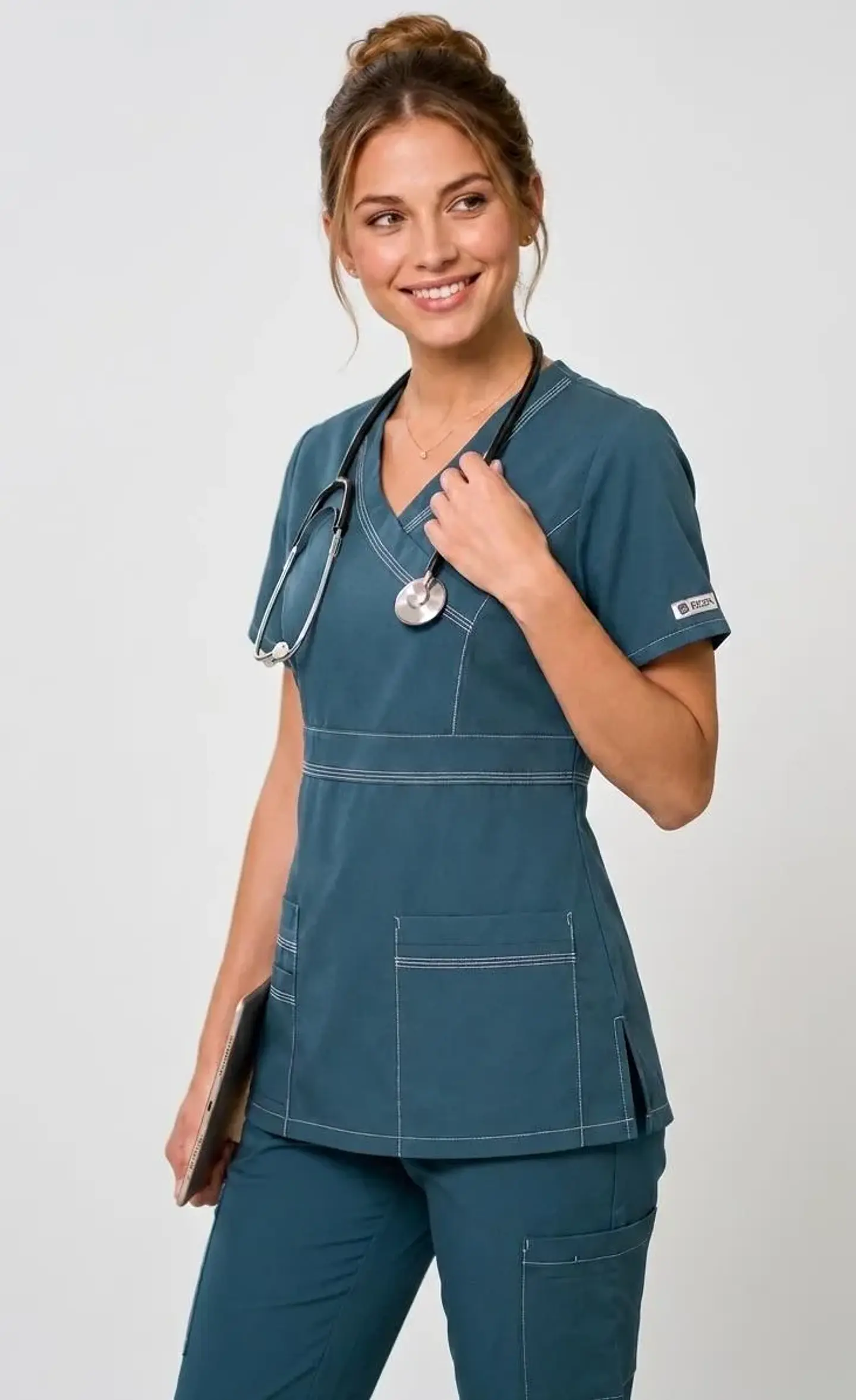 Blusa Clínica Modelo Cargo Verde Petróleo Ribete blanco - nuevo agosto 1