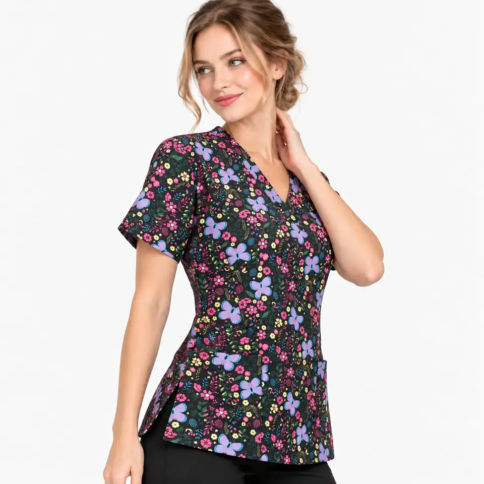 Blusa Clínica Estampada Negra Mariposas y Flores 3