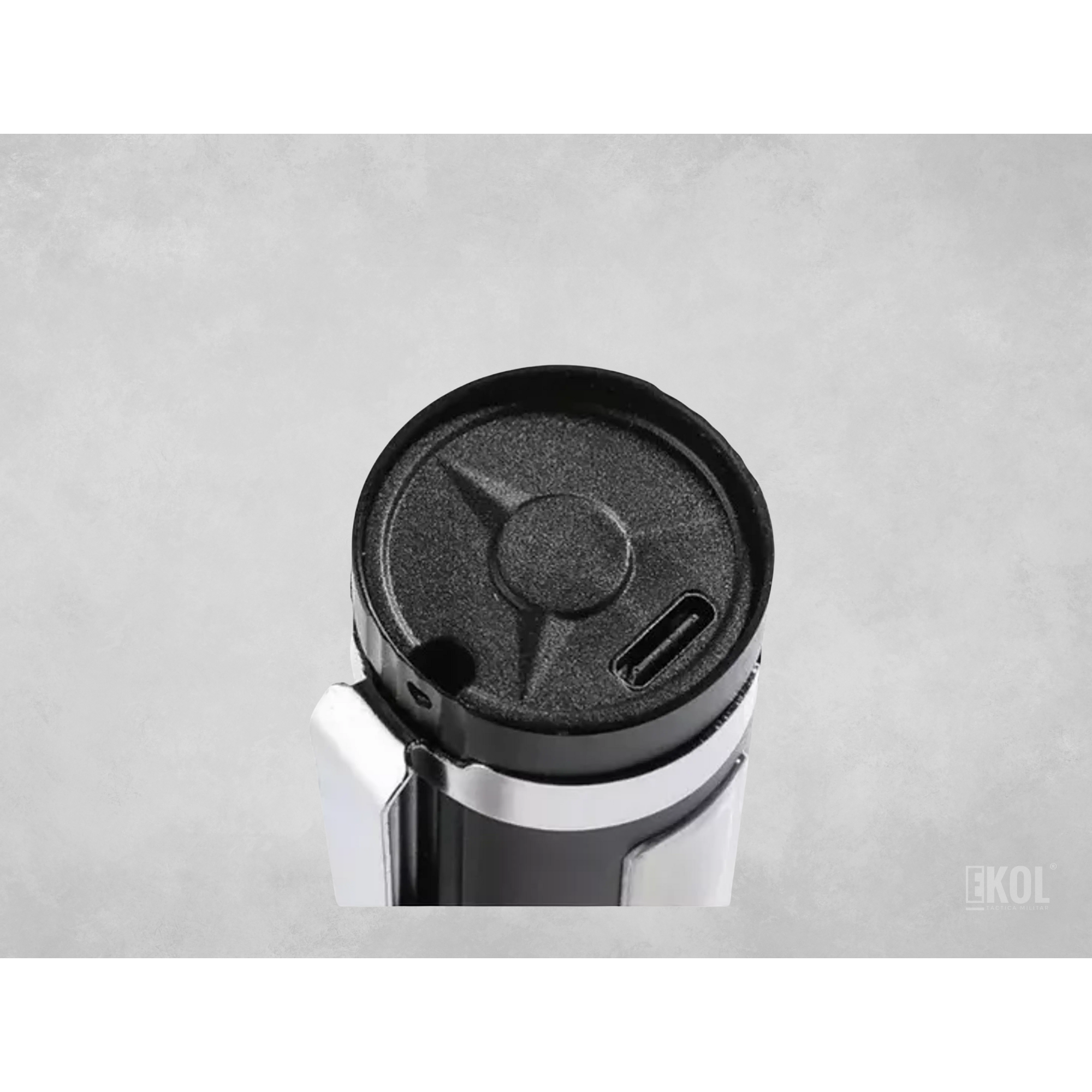 Linterna De Mano Led P50 Recargable Por Usb Para Exteriores 2