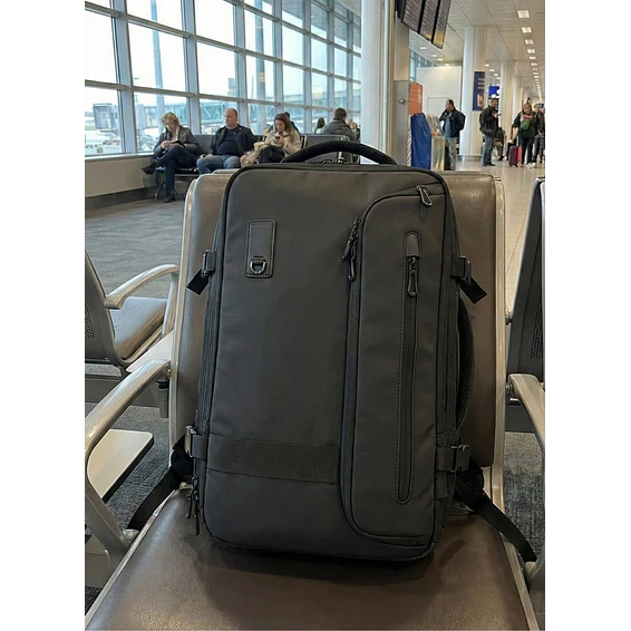 Mochila de Viaje 3 en 1: Impermeable, con Puerto USB y Bolsa de Compresión 1
