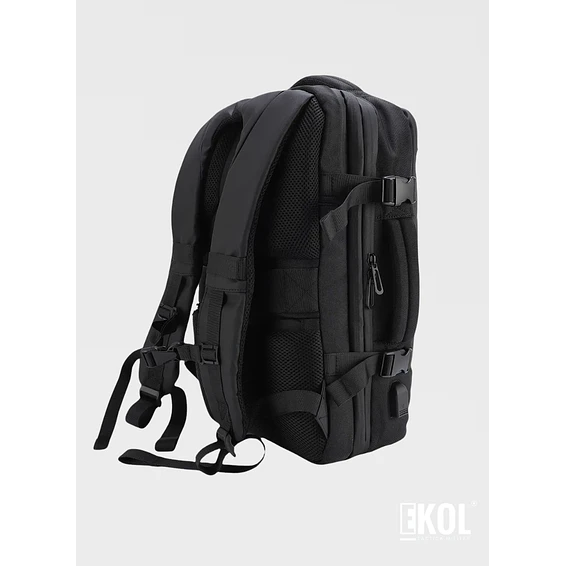 Mochila de Viaje 3 en 1: Impermeable, con Puerto USB y Bolsa de Compresión 5