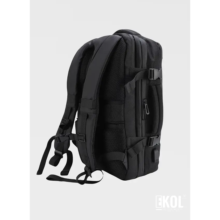 Mochila de Viaje 3 en 1: Impermeable, con Puerto USB y Bolsa de Compresión 5
