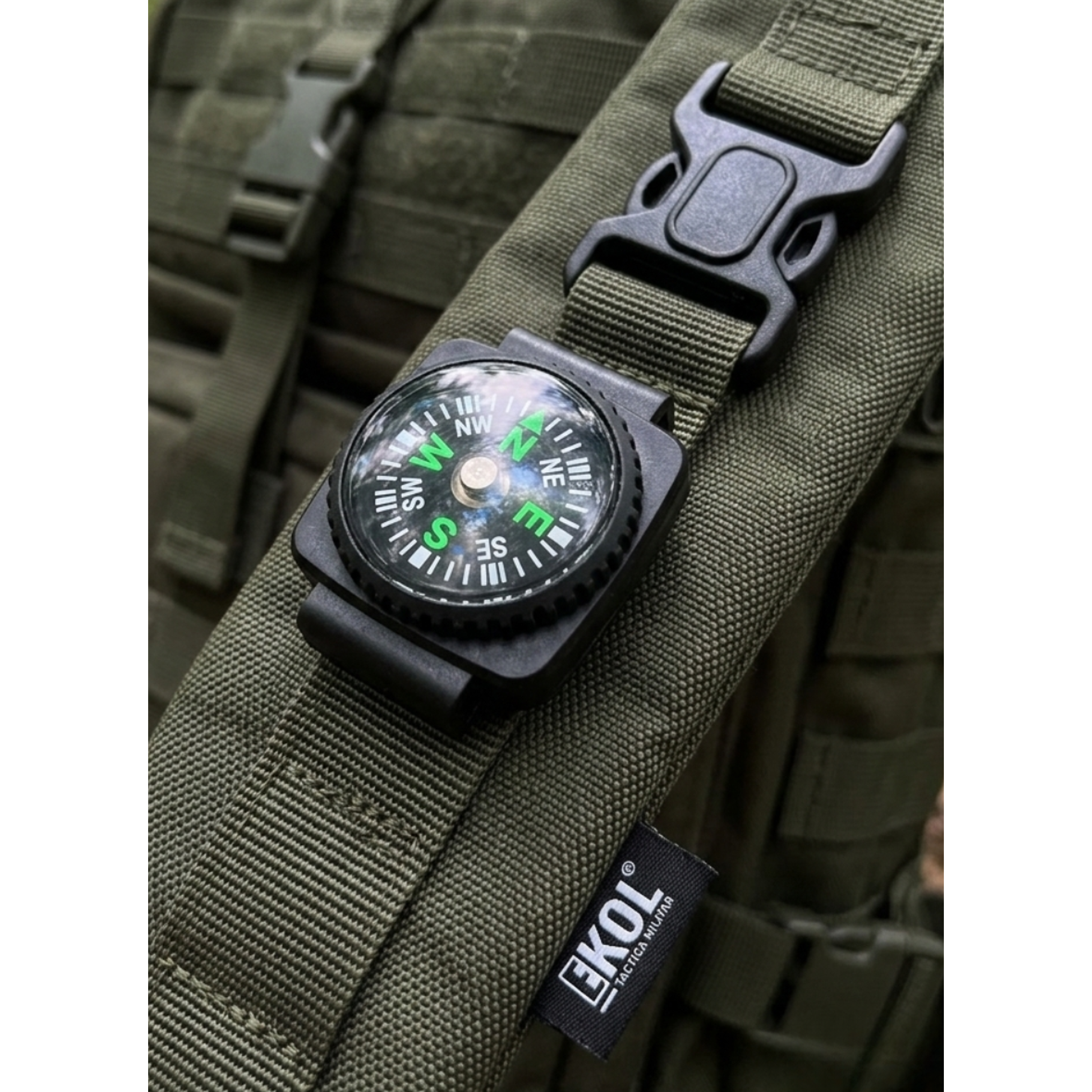 Brujula Boton de Supervivencia 1