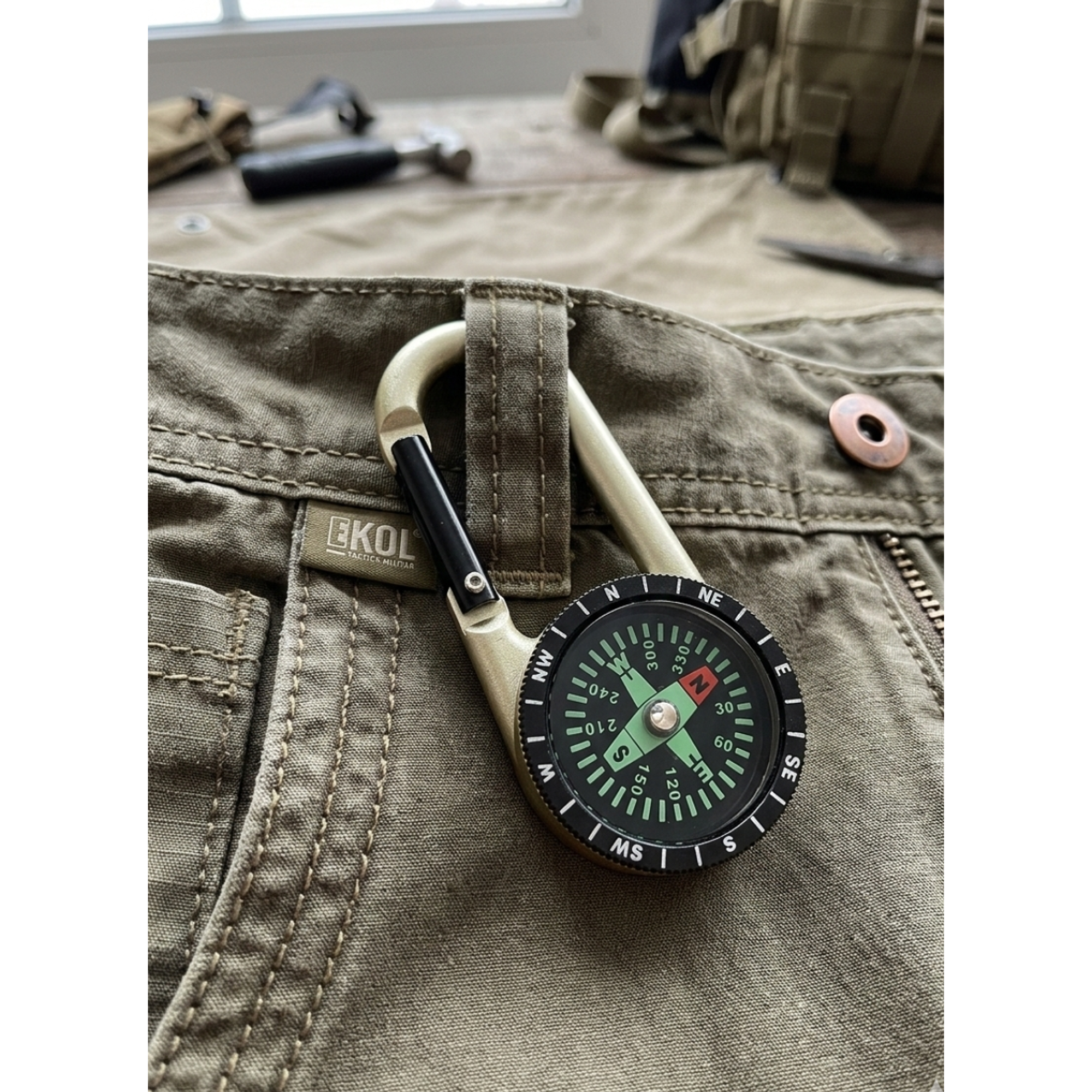 Mosqueton Quail C/brujula Multifuncional Camping 1