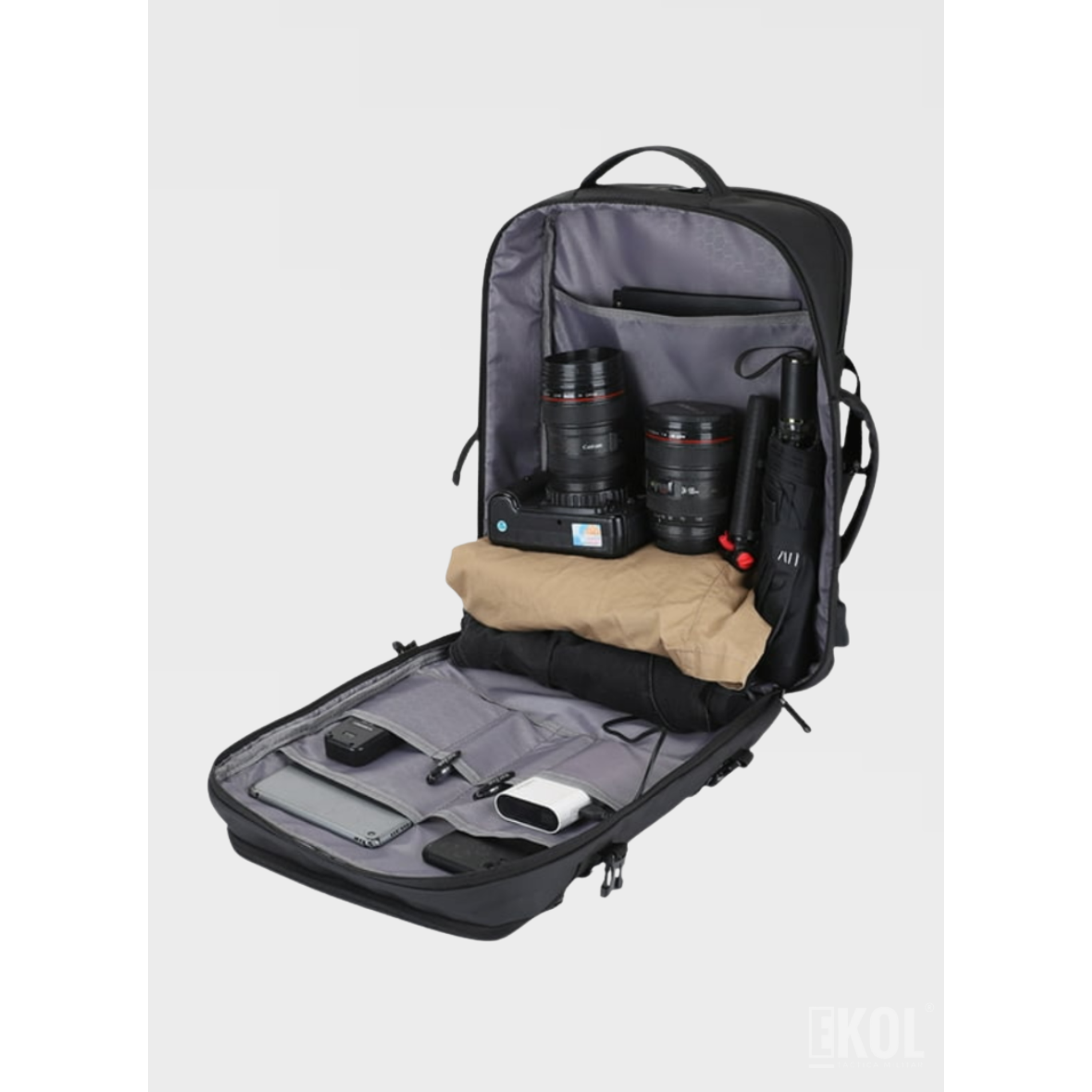 Mochila Tech Pro: Diseño Impermeable con Puerto USB y Compartimento para Laptop 3