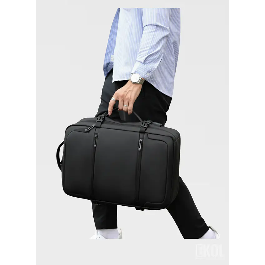 Mochila Tech Pro: Diseño Impermeable con Puerto USB y Compartimento para Laptop 7