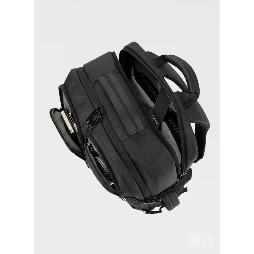 Mochila Tech Pro: Diseño Impermeable con Puerto USB y Compartimento para Laptop 4