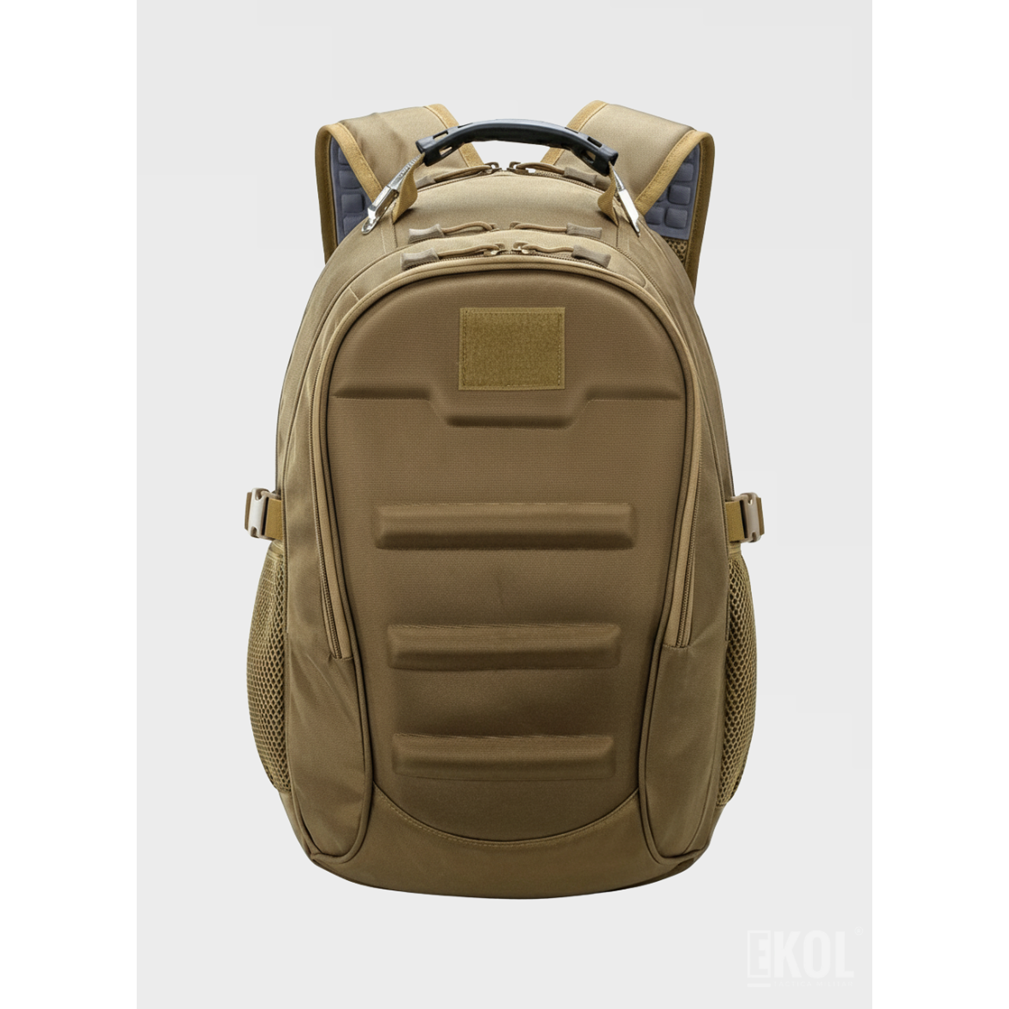 Mochila Táctica Outdoor 40L: Ergonómica, Impermeable y con Puerto USB 6