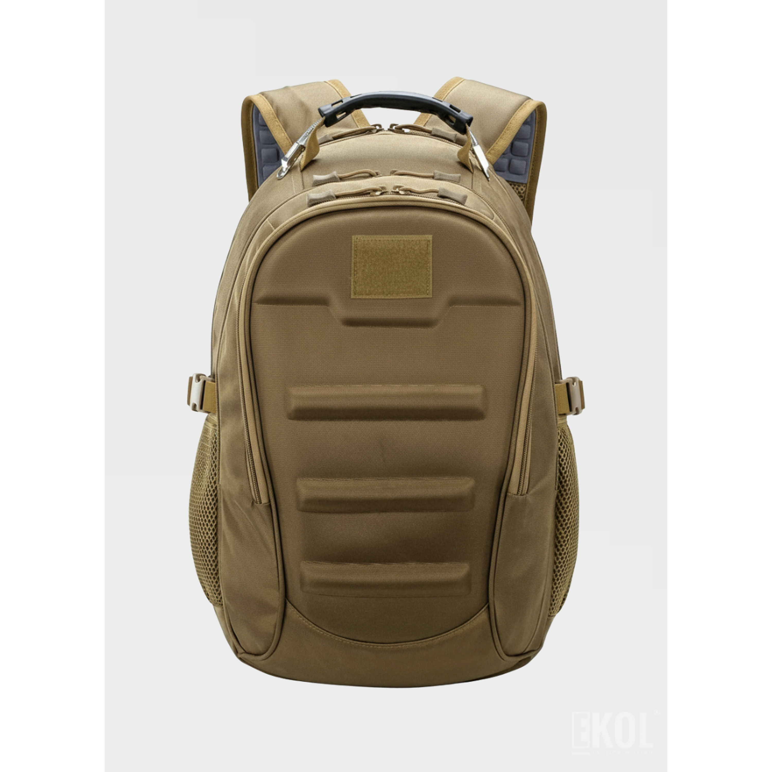 Mochila Táctica Outdoor 40L: Ergonómica, Impermeable y con Puerto USB 6