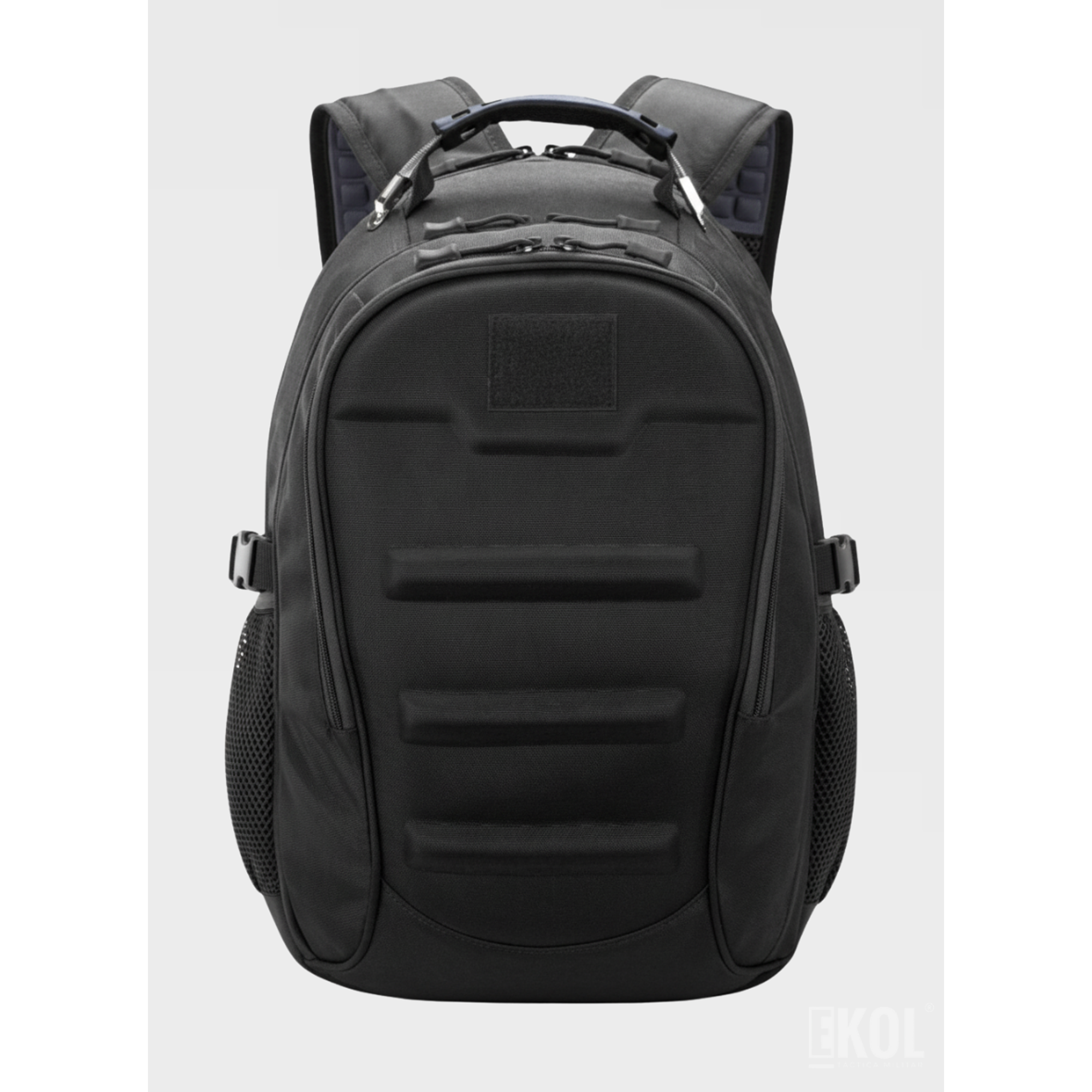 Mochila Táctica Outdoor 40L: Ergonómica, Impermeable y con Puerto USB 2