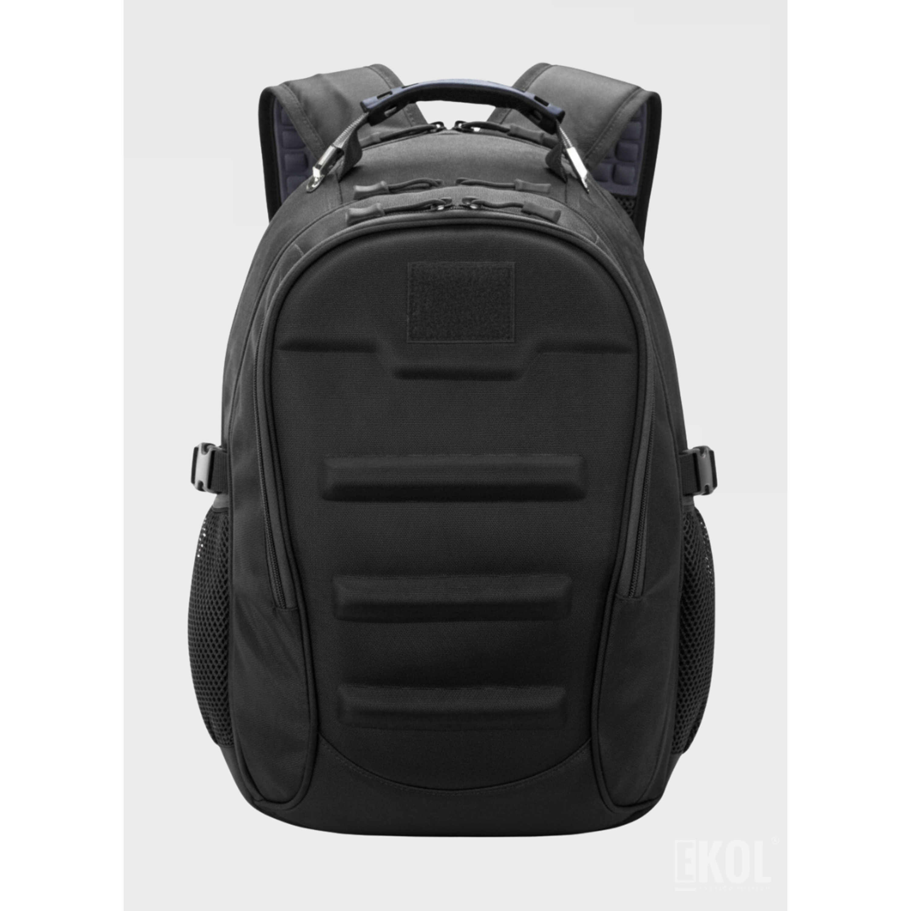 Mochila Táctica Outdoor 40L: Ergonómica, Impermeable y con Puerto USB 2