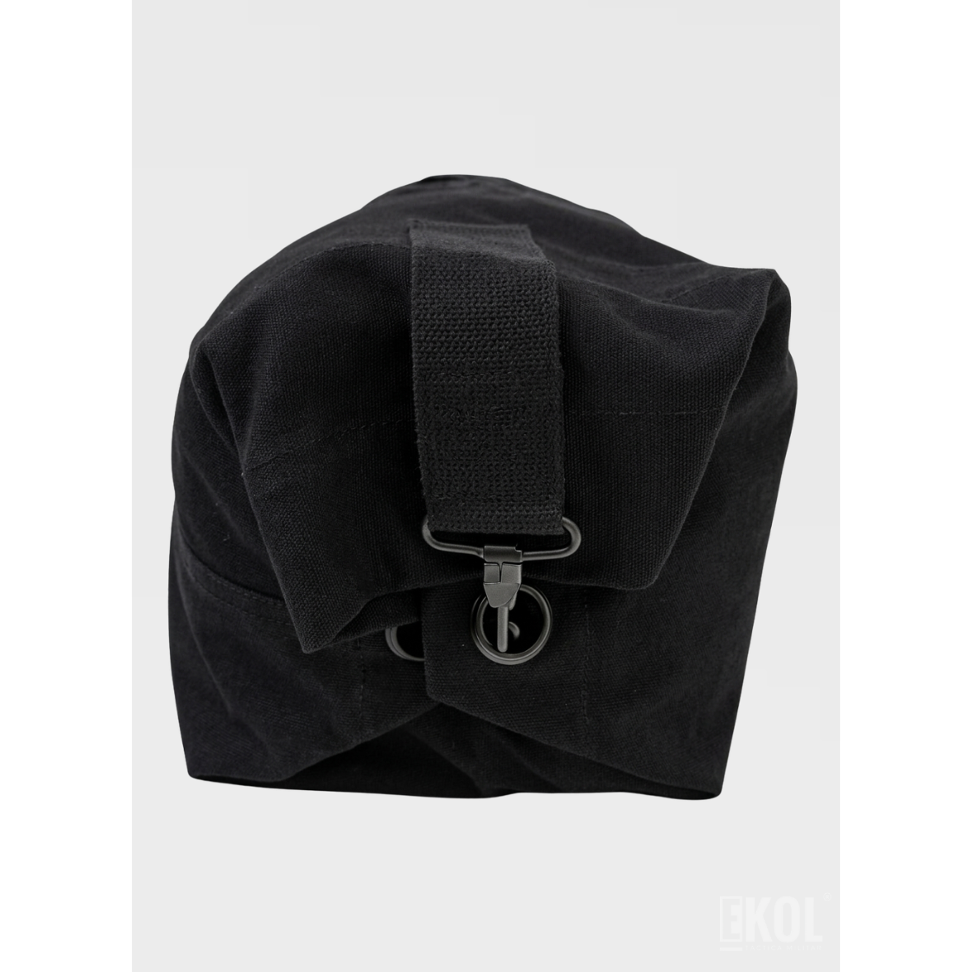 Bolso Ropero Impermeable 90 Litros – Capacidad, Durabilidad y Comodidad para tu Viaje 4