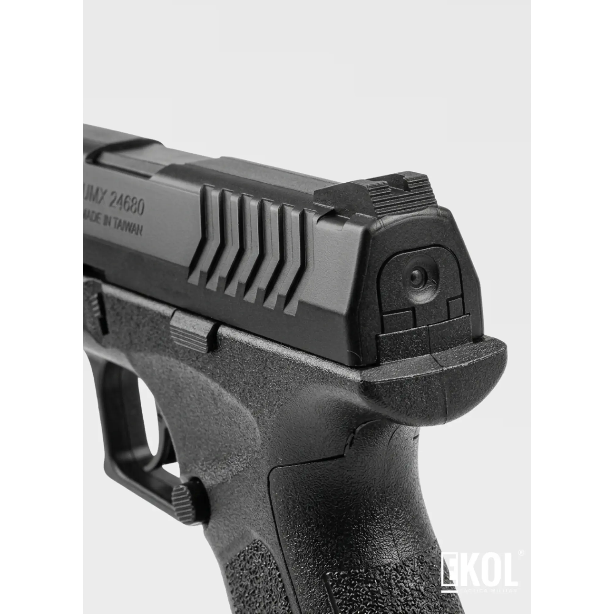 Pistola Umarex XBG Semiautomática BB 410 FPS CO2  4