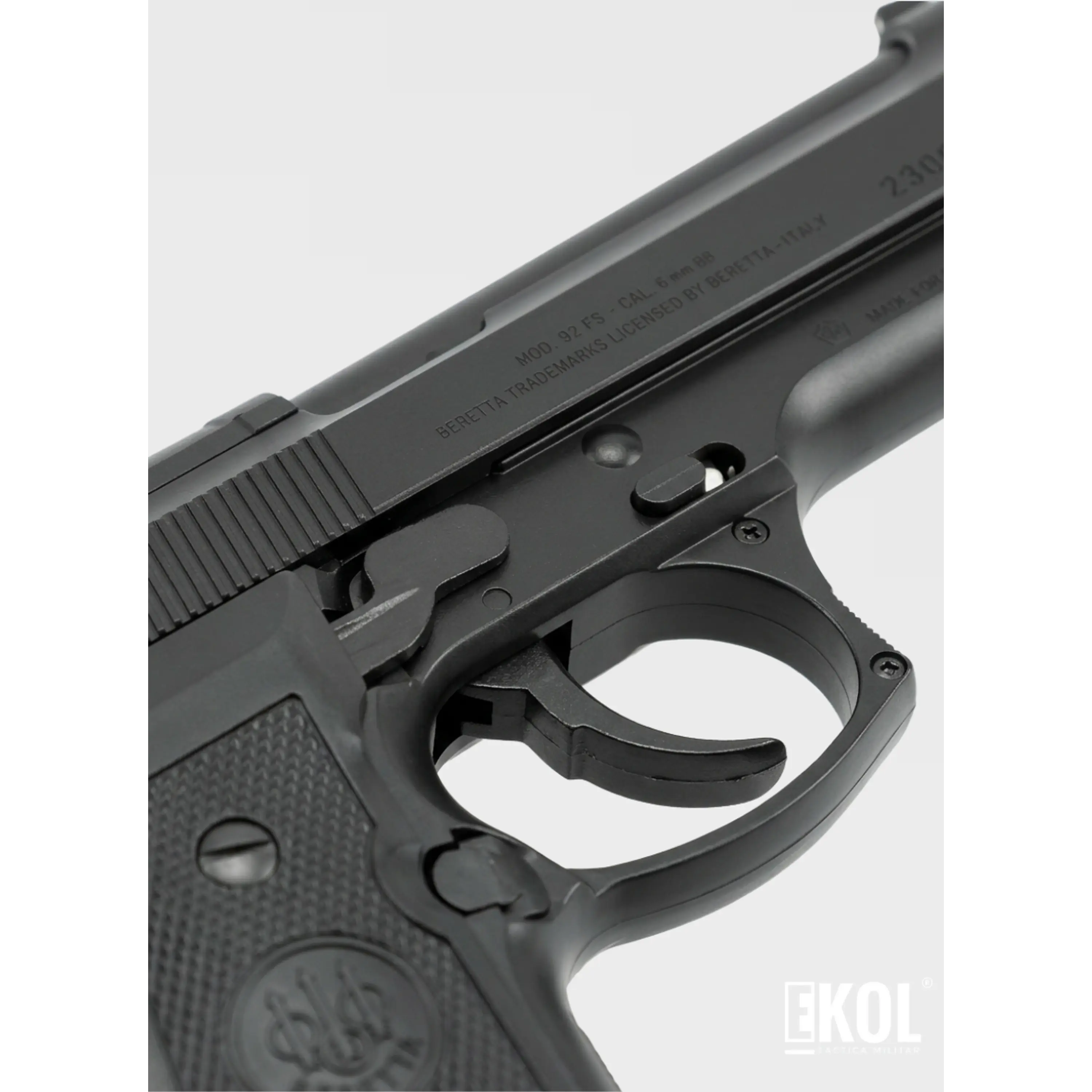 Pistola Beretta M92 FS BLK 6mm CO2 airsoft 4
