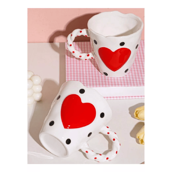 Taza Coquette Dibujada A Mano Con Forma De Corazón Ceramica. 5