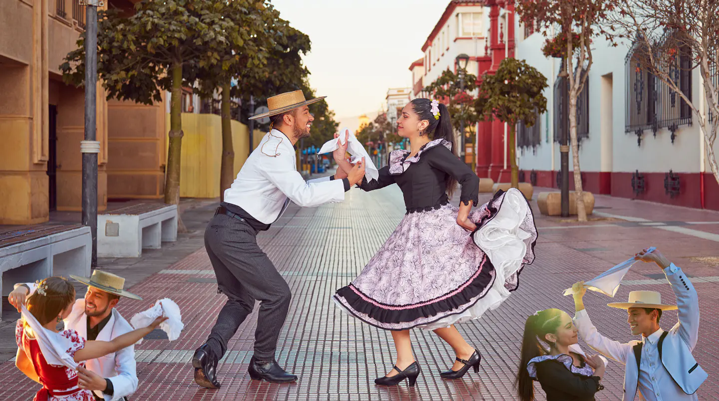 TODOS LOS TRAJES PARA NIÑOS Y ADULTOS