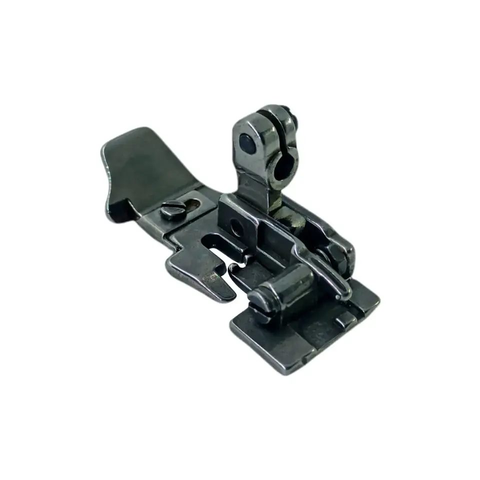 Pie Prensatela P504 para Fileteadora Industrial 757 (5 Hilos) 1