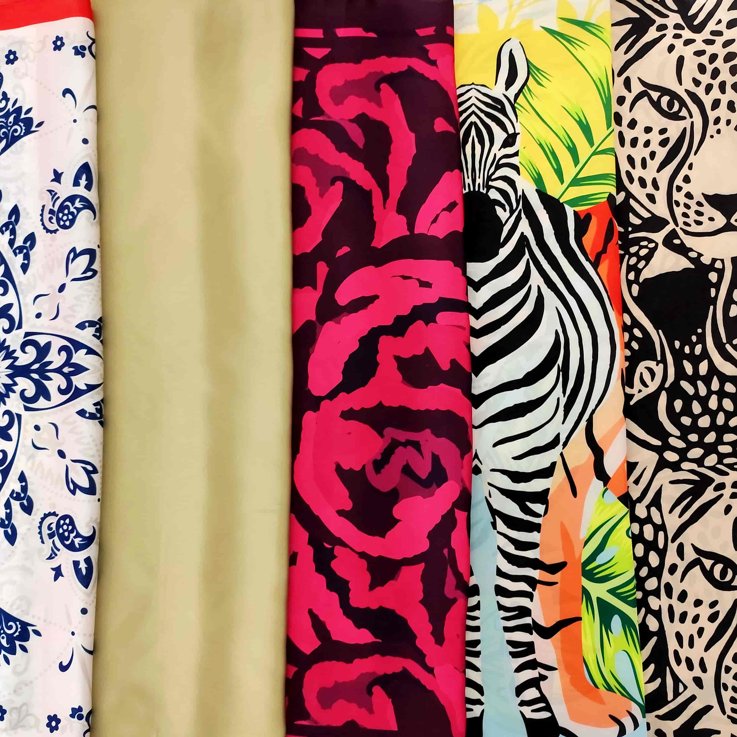 Pañoleta de Seda Jaguar 70x70 – Buen Karma 7