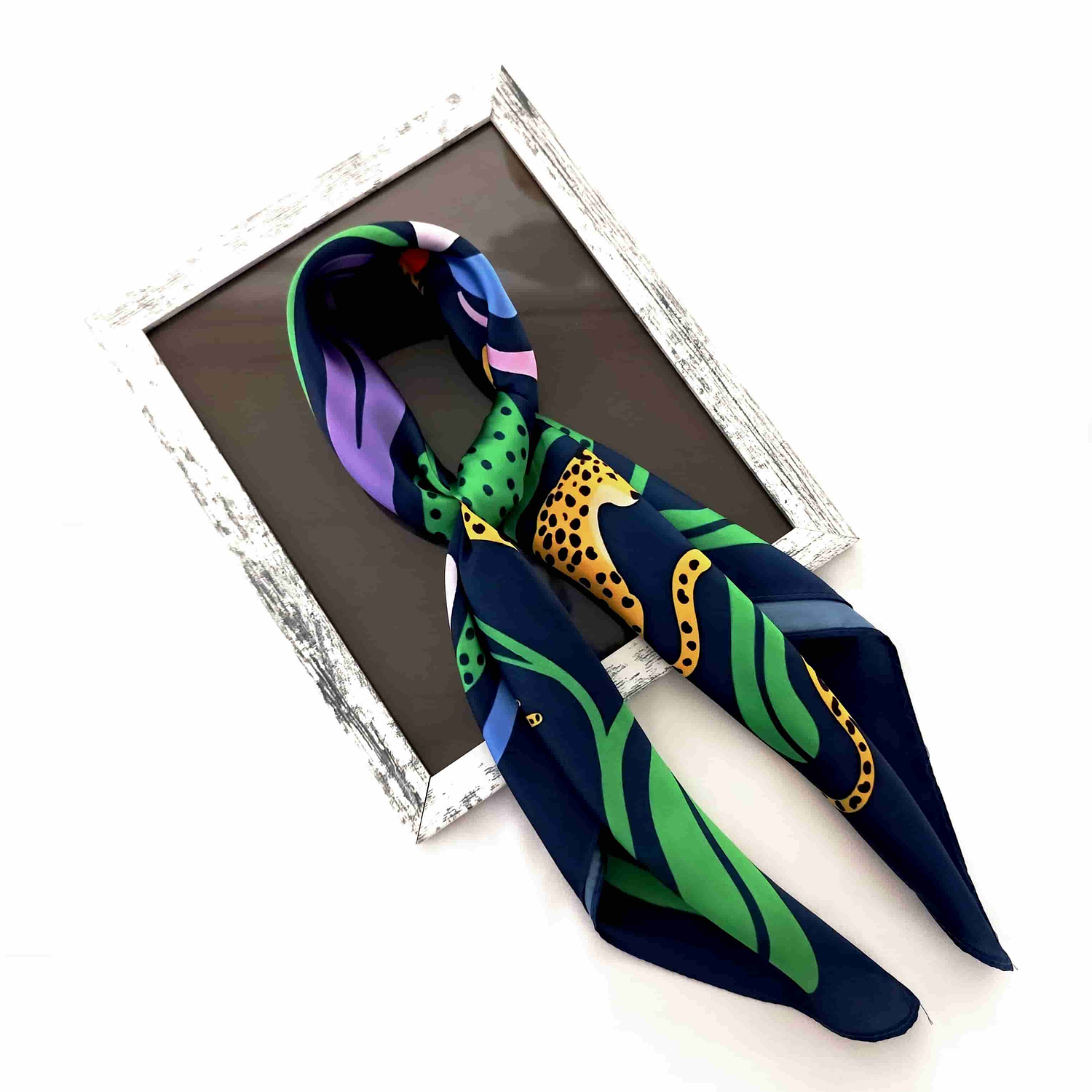 Pañoleta de Seda Jaguar 70x70 – Buen Karma 3