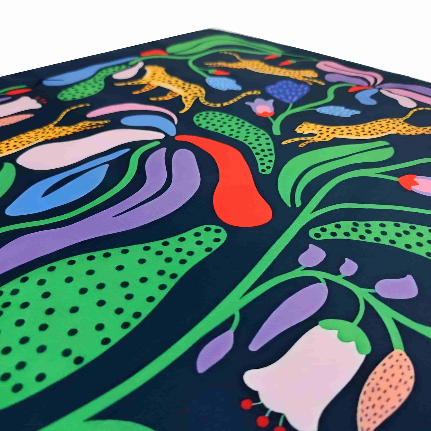 Pañoleta de Seda Jaguar 70x70 – Buen Karma 5