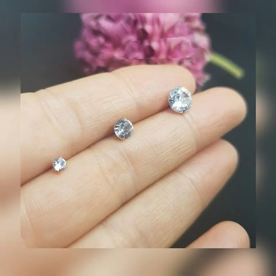 Pendientes Puntos de Luz En Plata ley 925 Zirconia 3mm 6