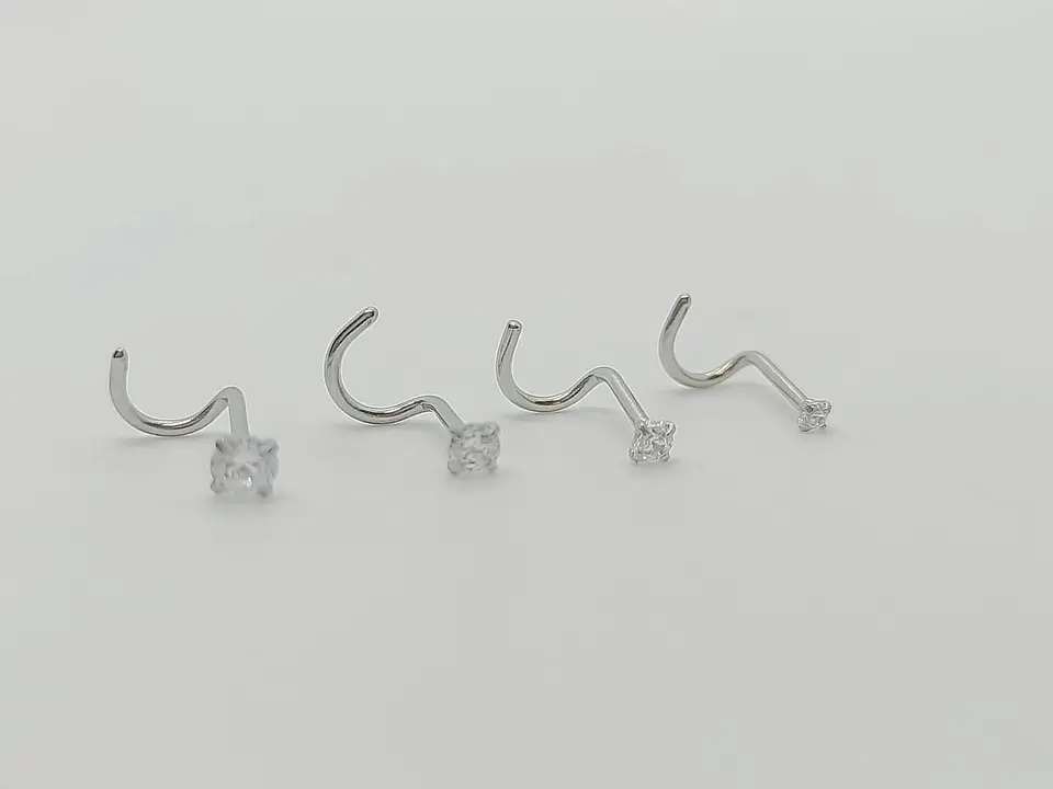 Set (04) de piercing acero quirúrgico  zirconia nariz boca oreja tipo L o S 4