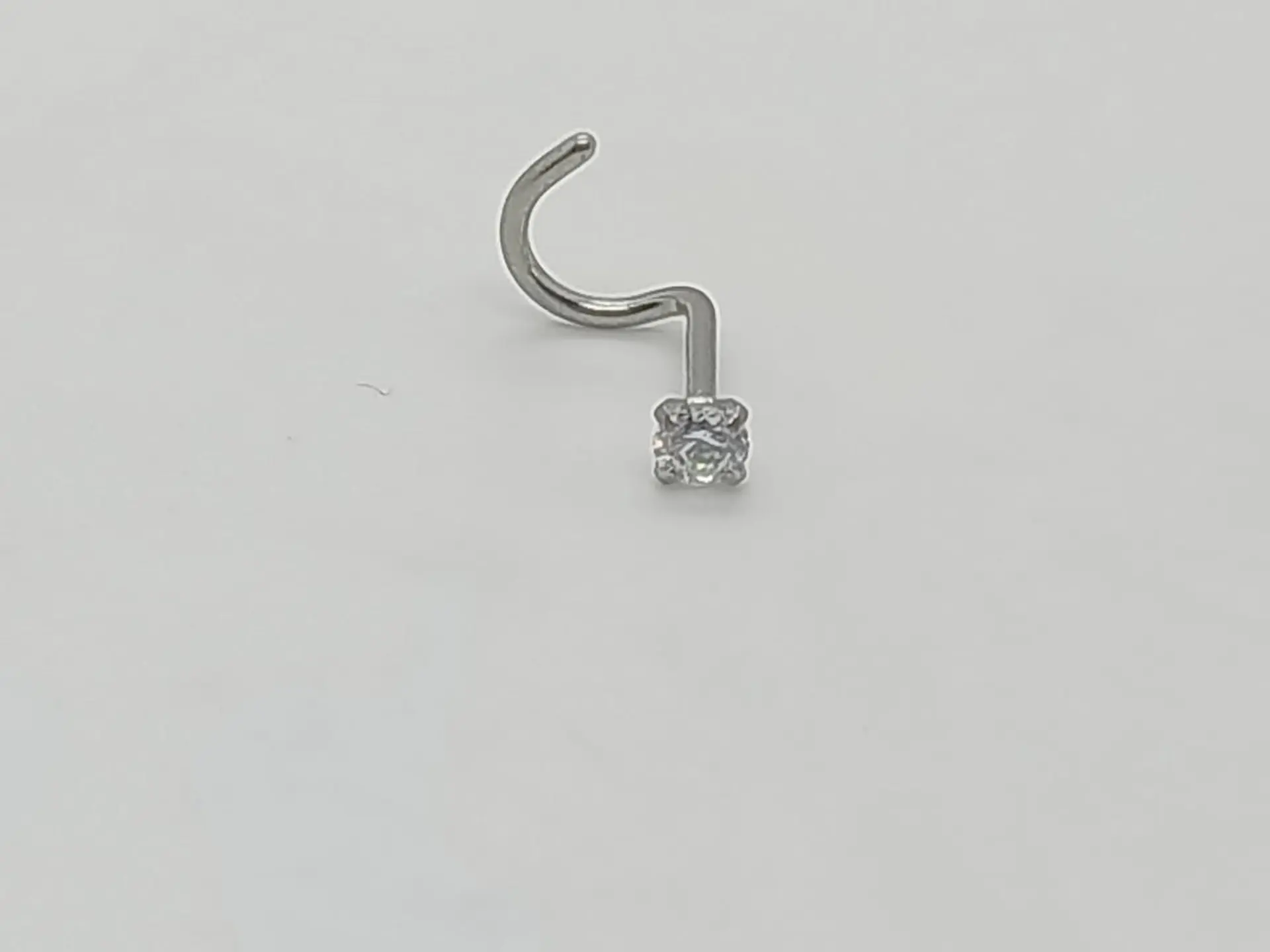 Set (04) de piercing acero quirúrgico  zirconia nariz boca oreja tipo L o S 5