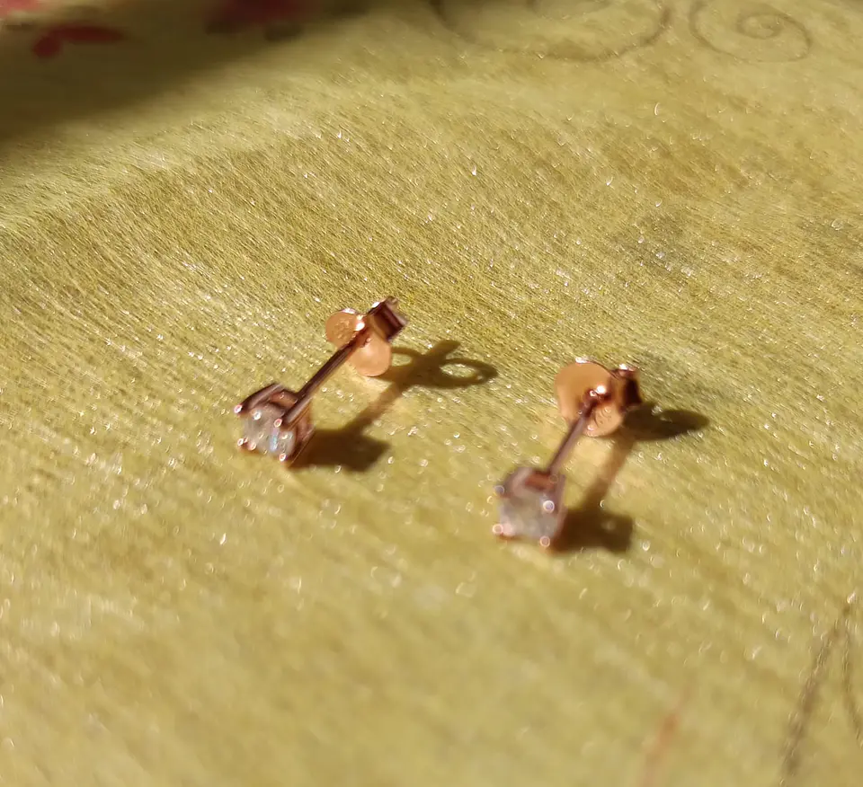 Aros Punto De Luz Plata Baño Oro rosa 18k 3mm Gema Moissanite  6