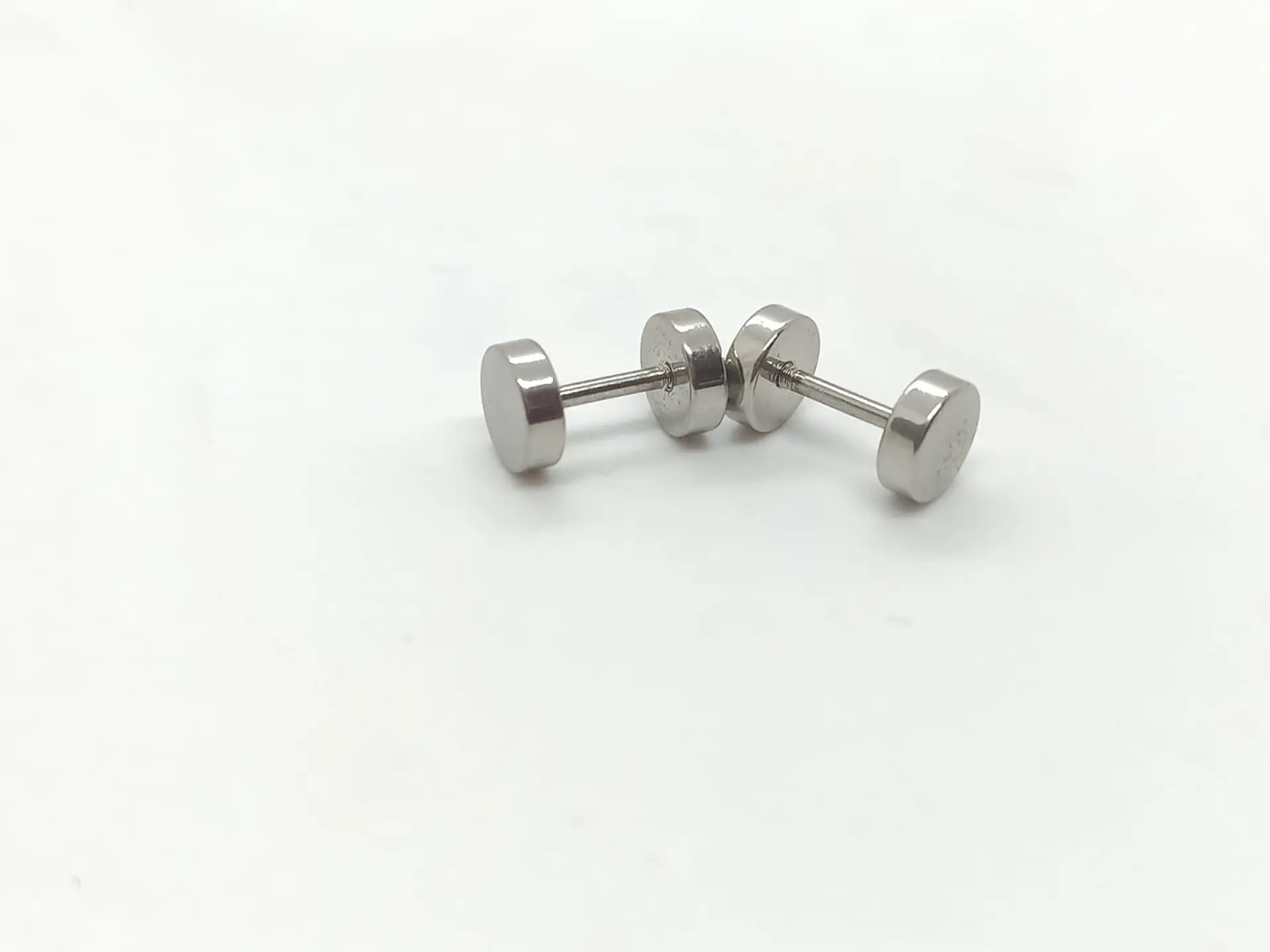 Aros Punk Acero Moda 6mm Juvenil Barbell Plateado o dorado. 2