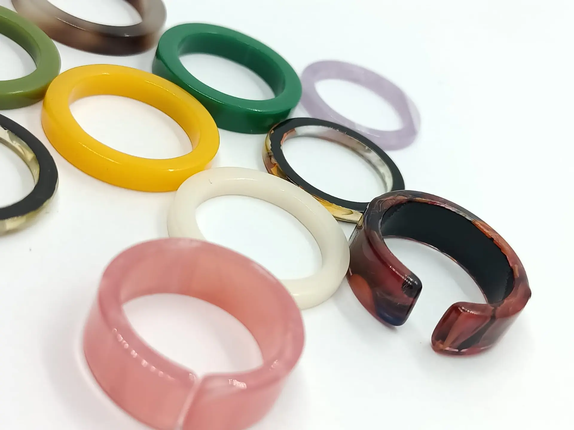Set 10 Anillos Resina Colores Medidas Varias Juvenil Frescos  3