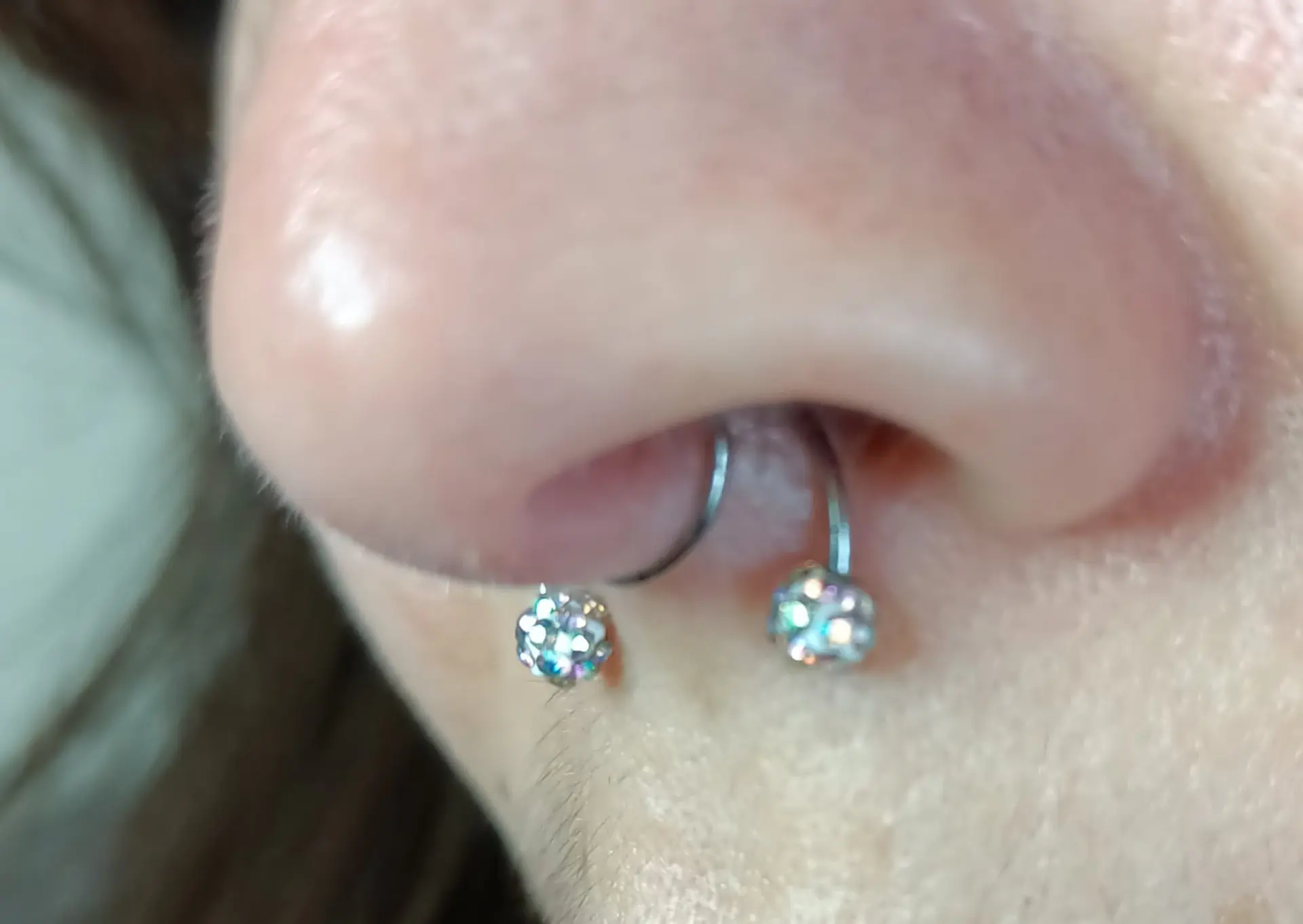 Piercing Zirconia Sin Hoyos Sin Perforación Tornasol Septum 3