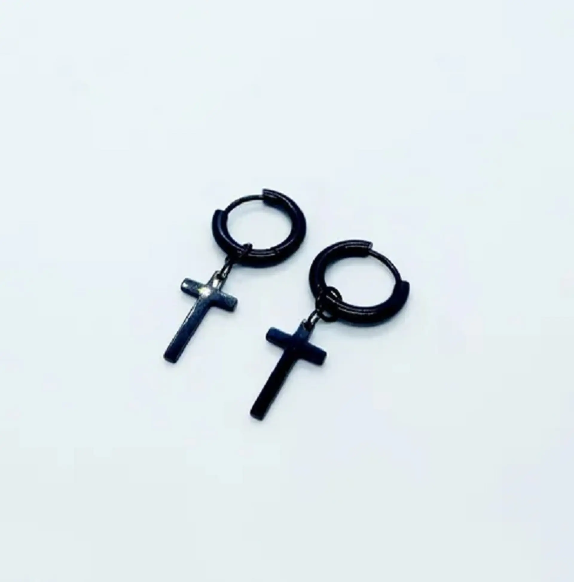 Aros Huggie Doble Uso Punk Cruz Hipoalergenicos Negro Pendientes unisex 4
