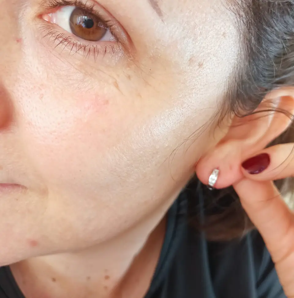 Argollas Chicas tipo Huggies con zirconios cúbicos incrustados en Plata 925 2